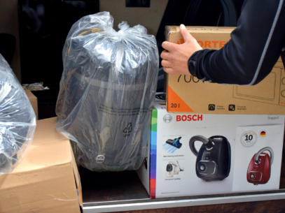 The result of the searches at one of the Chisinau CMC directorates: food, hygiene items and household appliances for refugees, stolen by public persons. Two employees were arrested