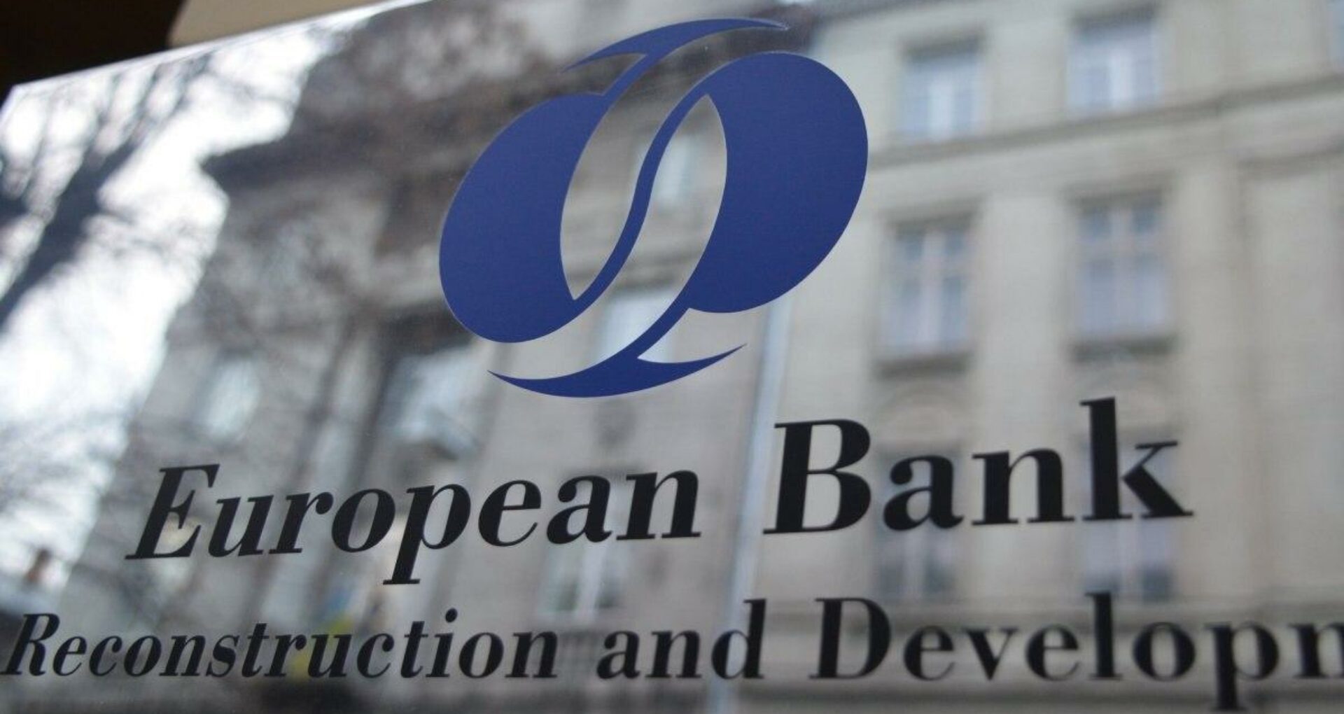 The EBRD buys 25% of Vestmoldtransgaz, a Moldovan subsidiary of Transgaz. The Bank will Invest 20 million Euros in the Ungheni-Chișinău Gas Pipeline