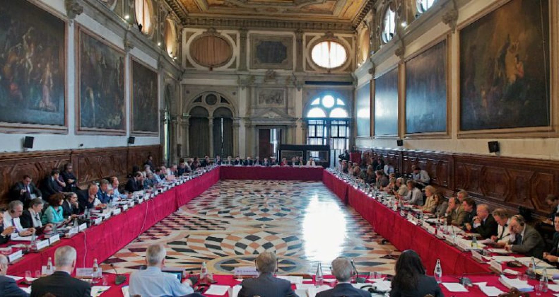 Opinion of the Venice Commission finds Constitutional Court decisions unprecedented