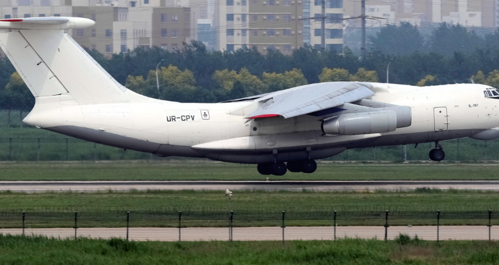 Photo/A Ukrainian Plane, Managed by a Company Suspected of Involvement in Illegal Arms Trade, Stations for Six Days in Moldova