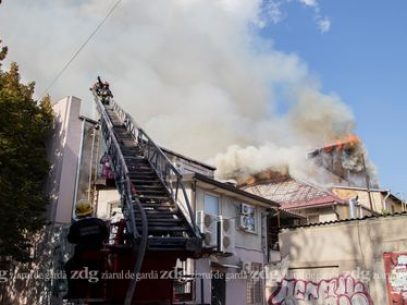 Chisinau’s National Philharmonic in Flames. Officials Declare It is a Tragedy for Moldova