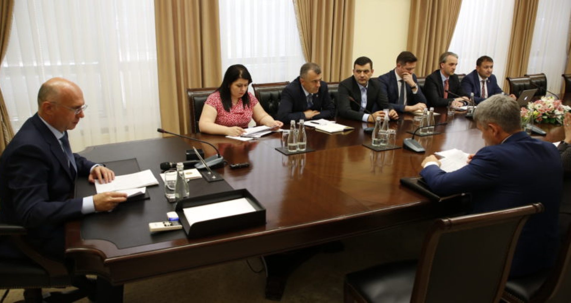 The Filip Government met in a closed meeting and approved two decisions