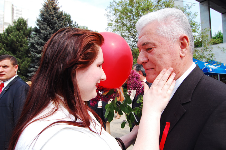 1 mai. Mângâierea Preşedintelui 1 mai. Mângâierea Preşedintelui