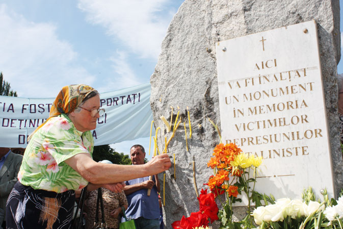 deportati-la-monument-7-iulie-2011
