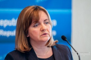 658x0_rm-8879