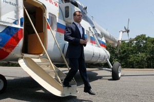 medvedev-coborand-din-avion