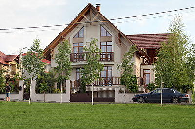 Radu Blaj locuieşte într-un imobil de lux din Stăuceni, mun. Chişinău
