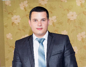 Mihai Dadu a fost reținut de ofițerii anticorupție pe 15 ianuarie 2014 în timp ce primea 2 mii de lei de la un bărbat suspectat de furt