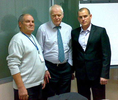 Alexandru Ursu alături de tatăl său, Timofei Ursu, și Thomas Hammarberg, comisarul Consiliului Europei pentru Drepturile Omului