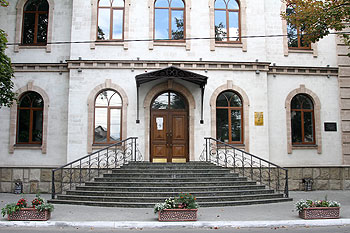 Blocul nr. 2 al Universității de Stat din Moldova, restaurat și renovat în stil european