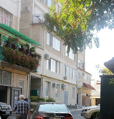 Familia Lupu locuieşte într-un bloc din centrul Chişinăului